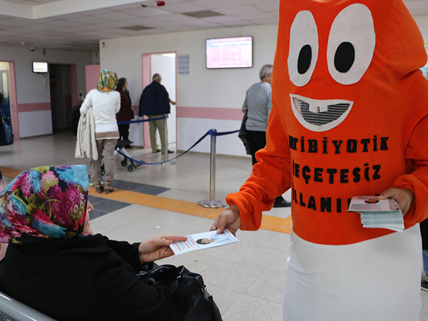 Hap Adam “Bilinçsiz Antibiyotik Kullanma” Dedi…
