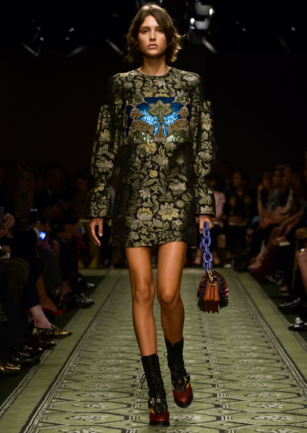 Burberry Sonbahar Kış 2016-2017 Koleksiyonu